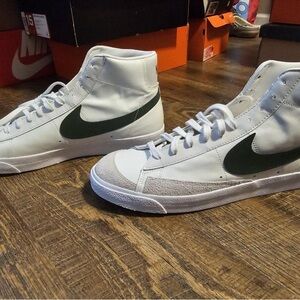 Nike Men's Blazer 77